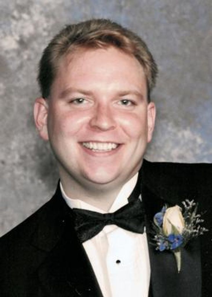 Joshua Lindahl Peterson Profile Photo