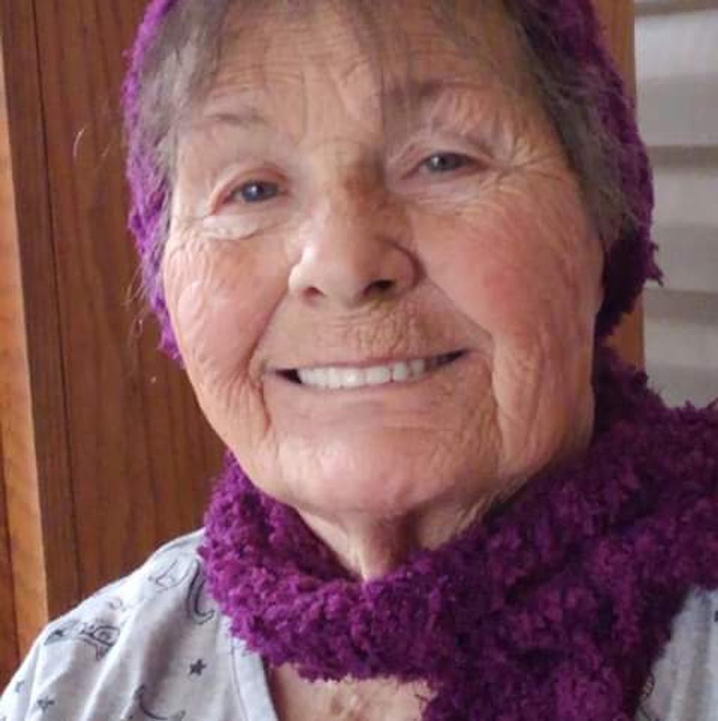 Ute Ella Sias Profile Photo