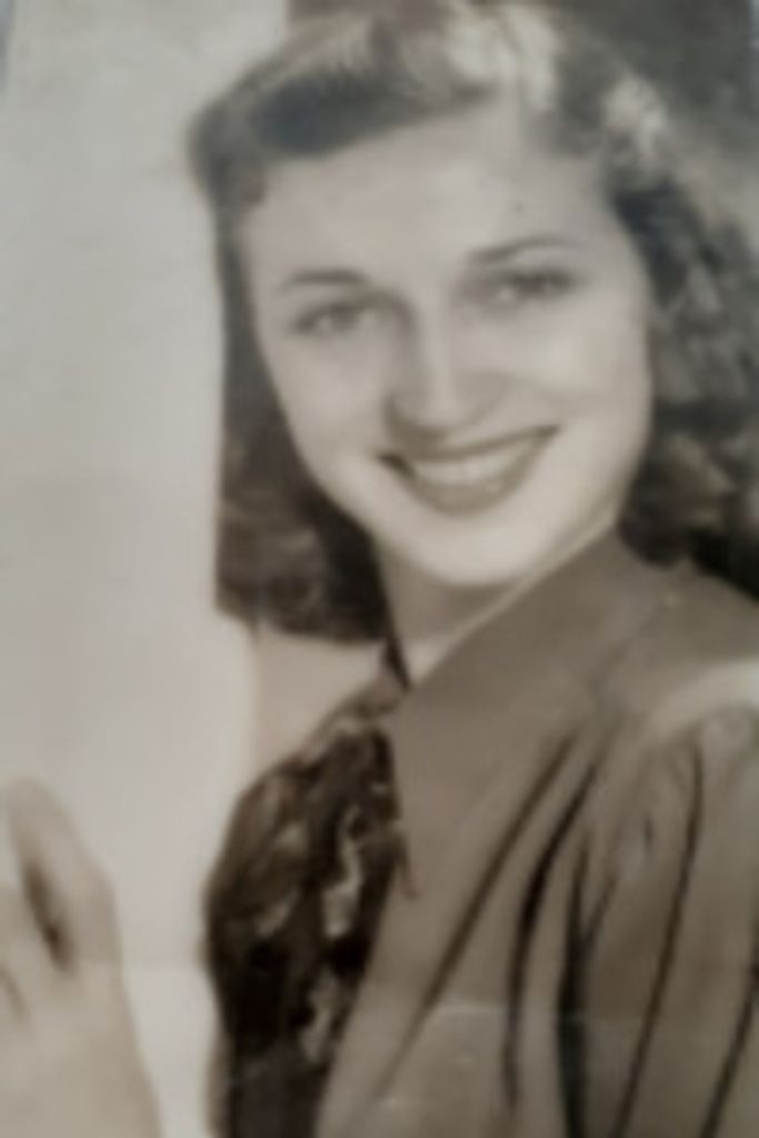 Rebecca Burns Rhodes Profile Photo