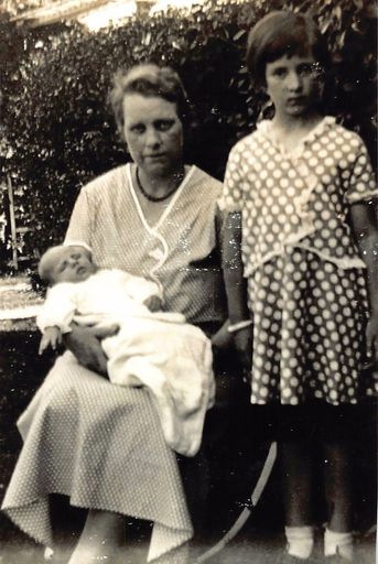 Betty Jean Burnett photo gallery thumbnail 72 of 184