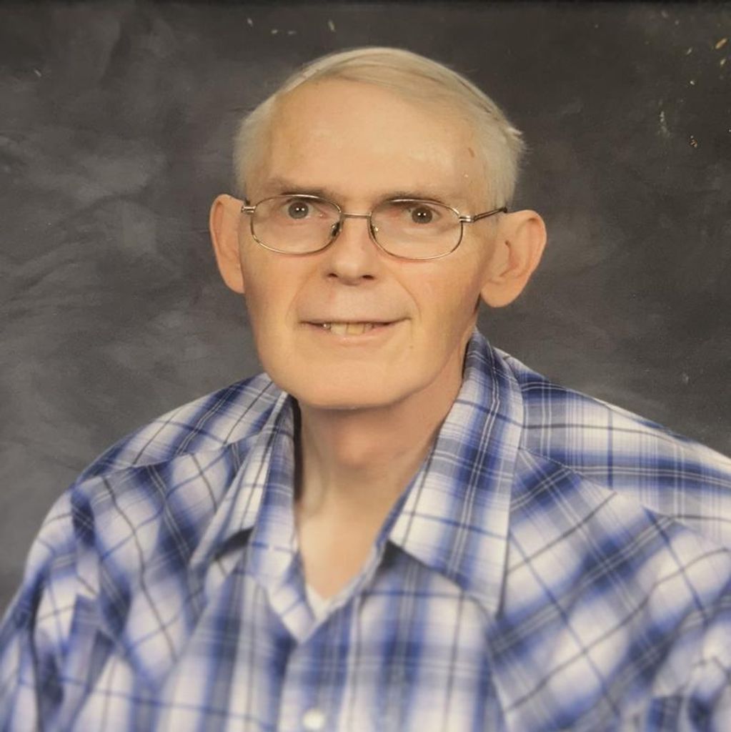 Robert Newton Lewis Profile Photo
