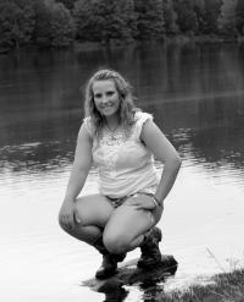 Lauren  Nicole Holshouser