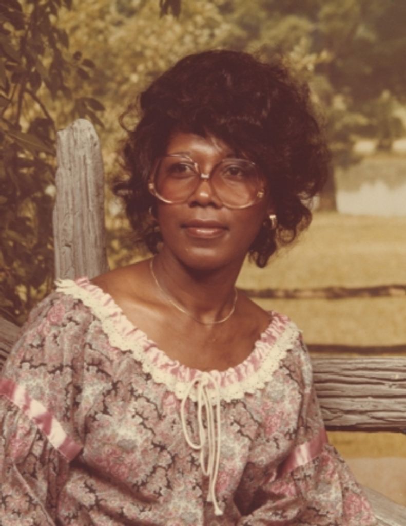 Edith Lee (Lansing)