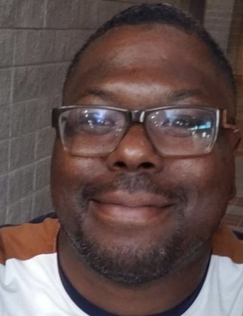 LAMAR BENTON