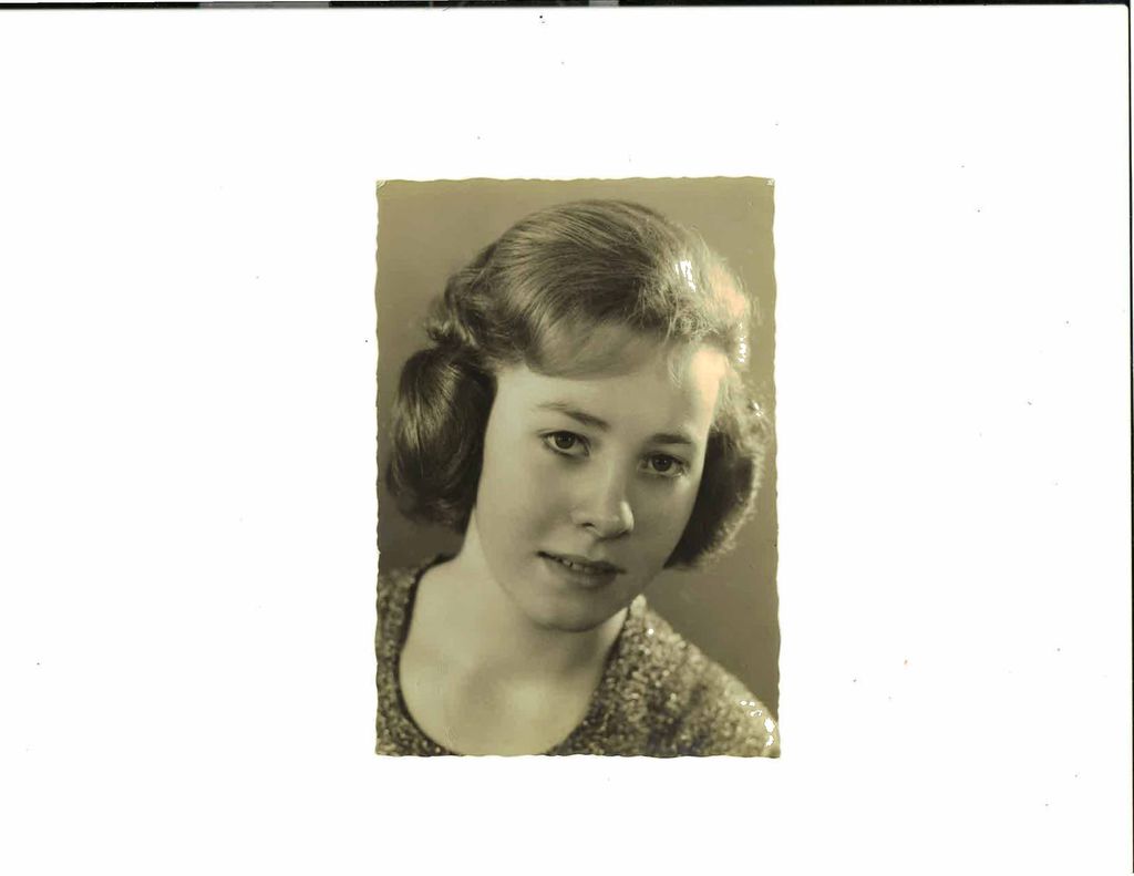 Anna Ellis