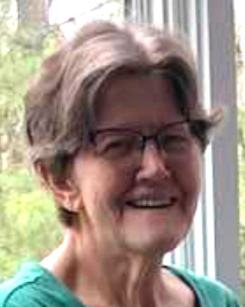 Holly Lee Benoit Profile Photo