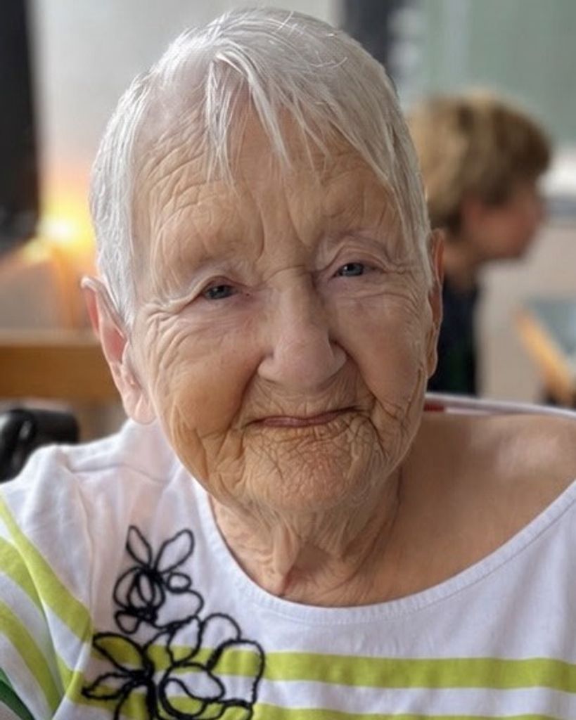 Linda Howard Hall Profile Photo