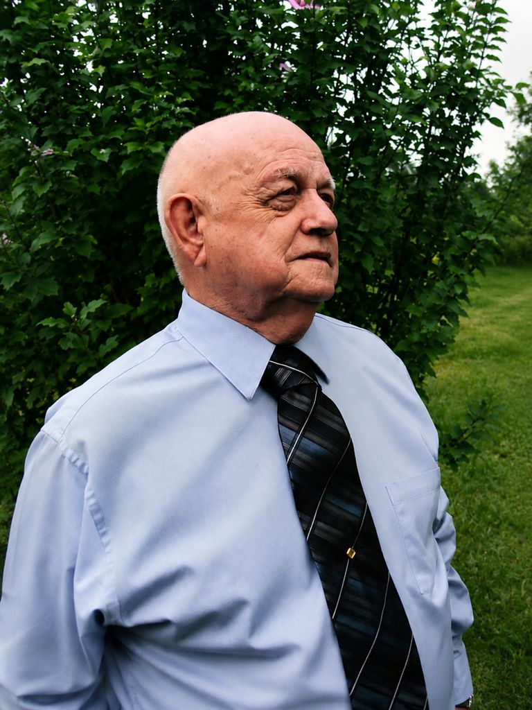 Ben Dewain Hinton Profile Photo