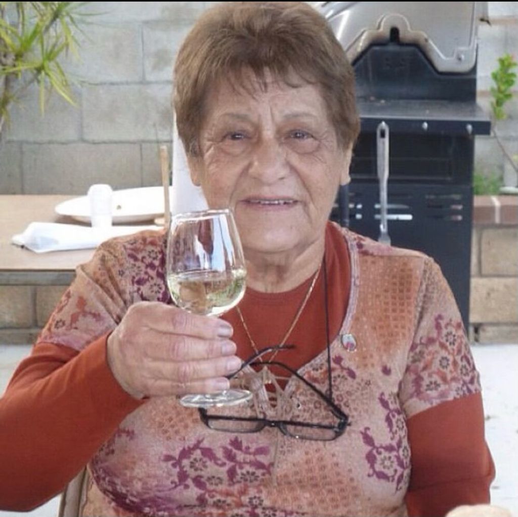 Gloria L Ruiz