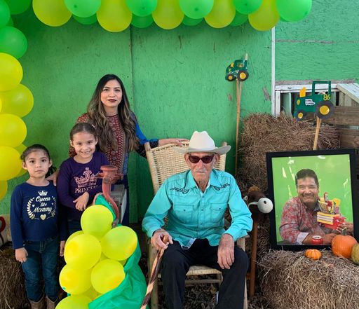 Santos Valdez Sr. photo gallery thumbnail 49 of 151