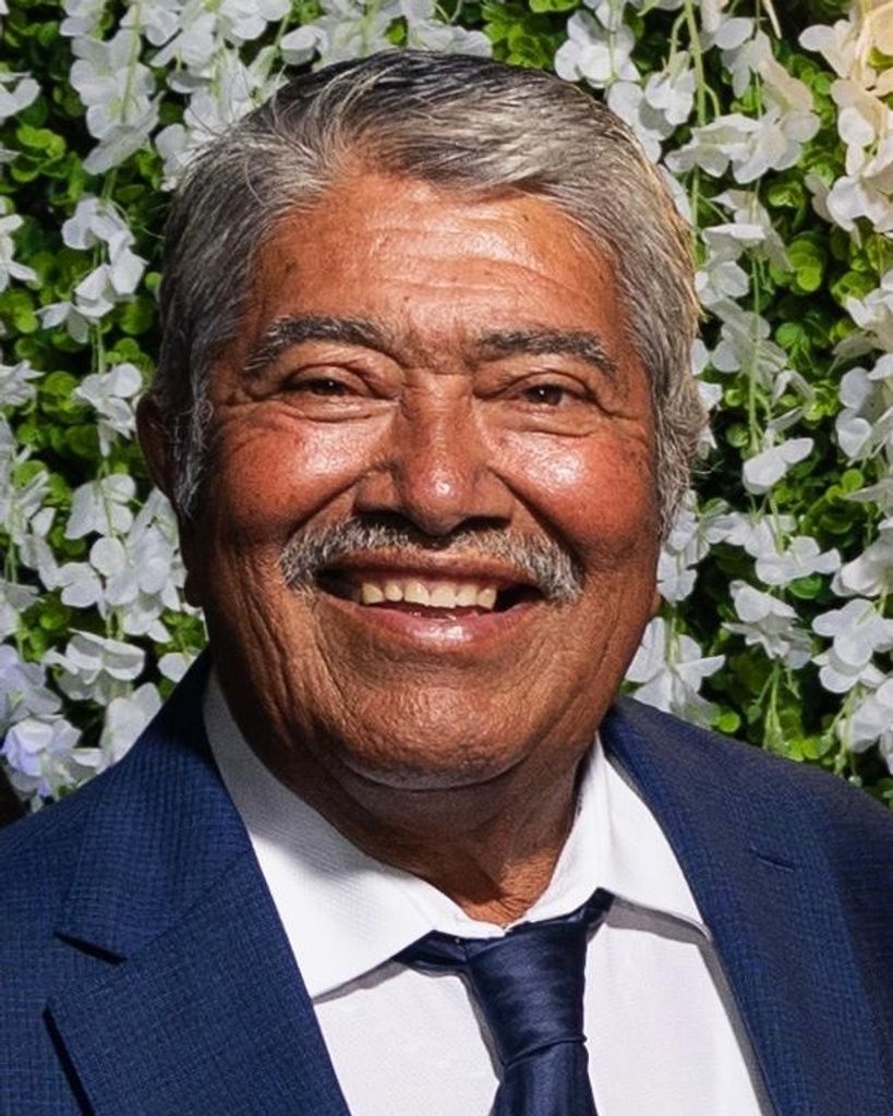 Claudio Salinas Profile Photo