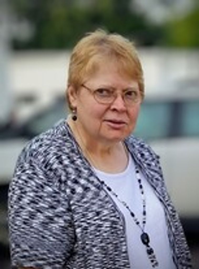 Sandra Lawrence Profile Photo