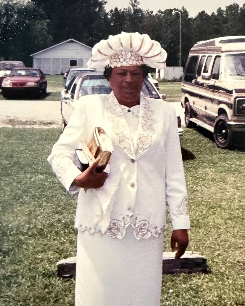 Pastor Elder Geneva James Profile Photo