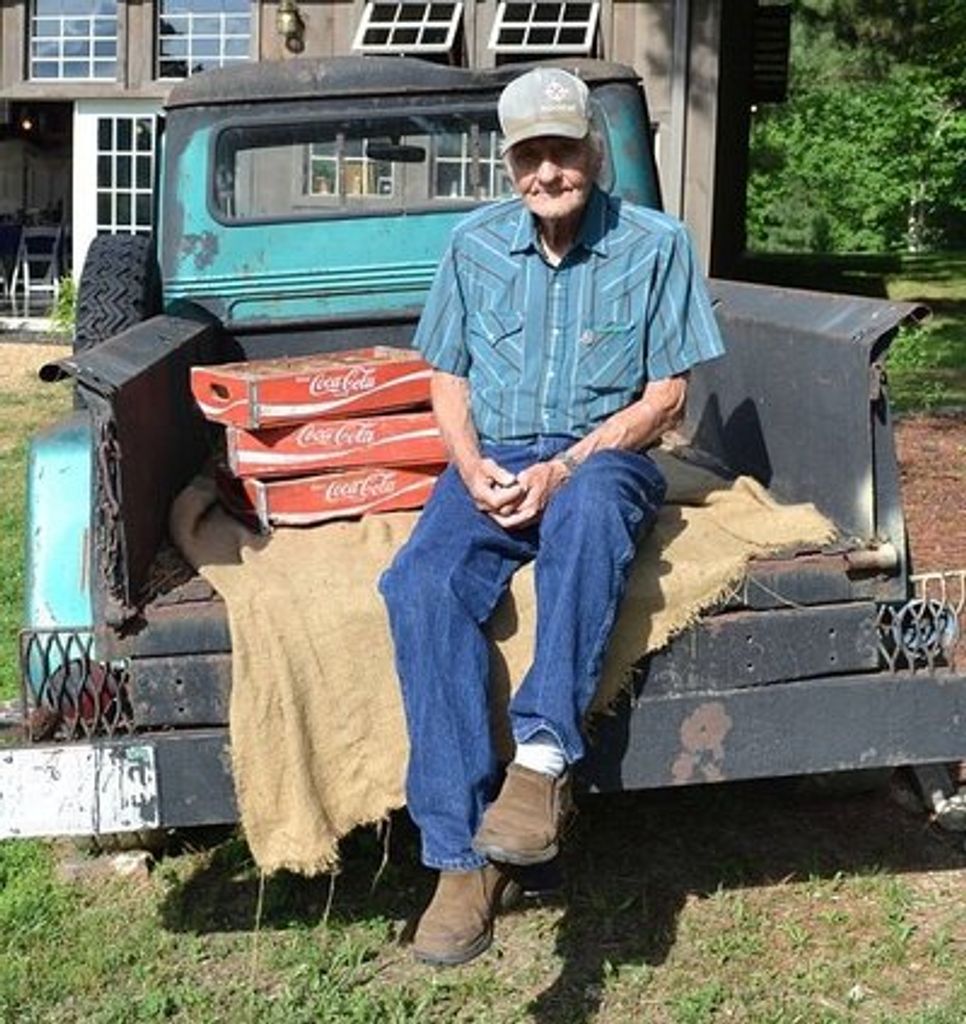 Dallas Taynor Profile Photo