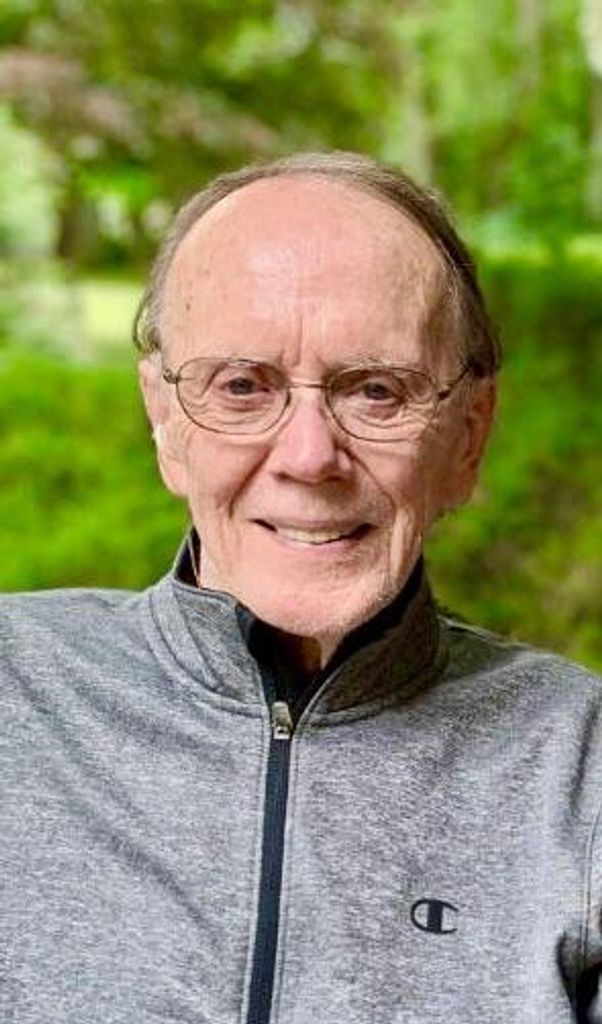 Thomas Mackie Profile Photo