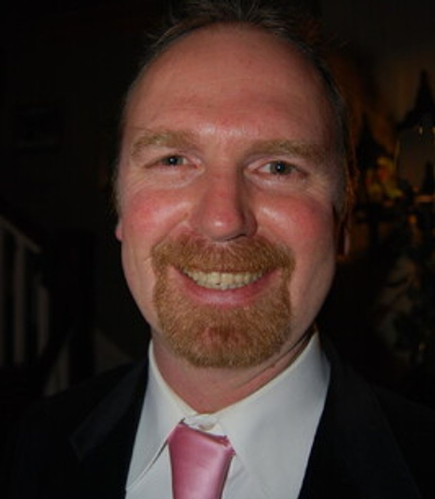 Robert "Bob" Bennett