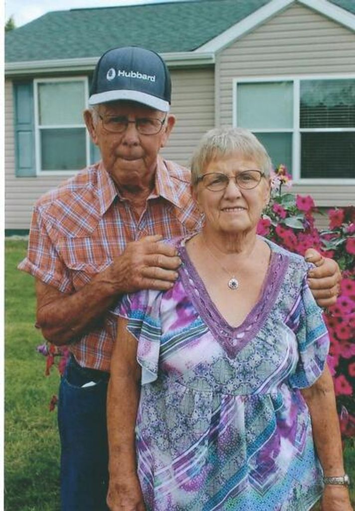 Charles "Chuck" Loren Hoff Profile Photo