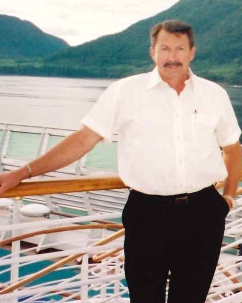 Bobby Dean Cogdell Profile Photo