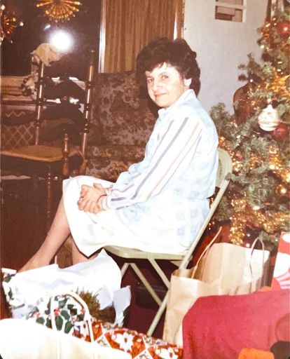Jeannette (Kolak) Cosman photo gallery thumbnail 81 of 118