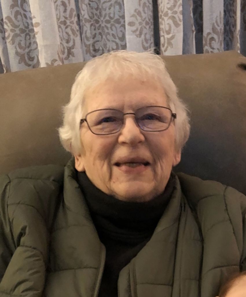 Virginia "Ginnie" Lee Thomas Profile Photo