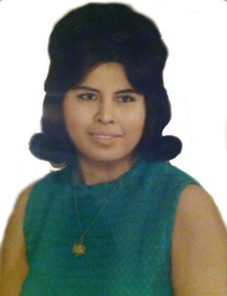 Simona Garza