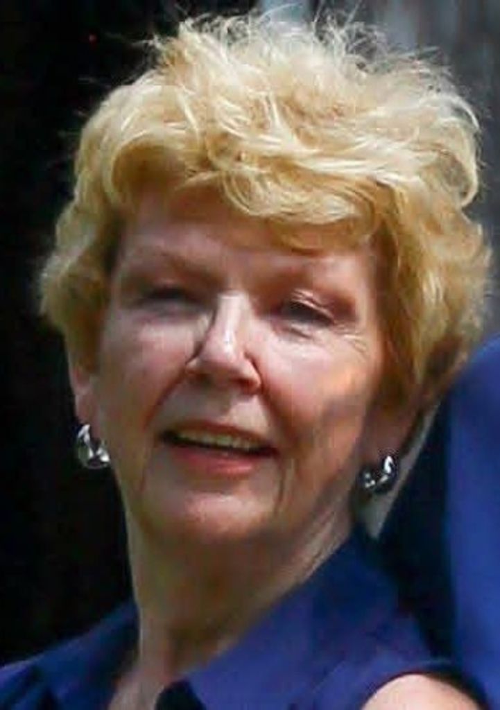 Donna B Armer