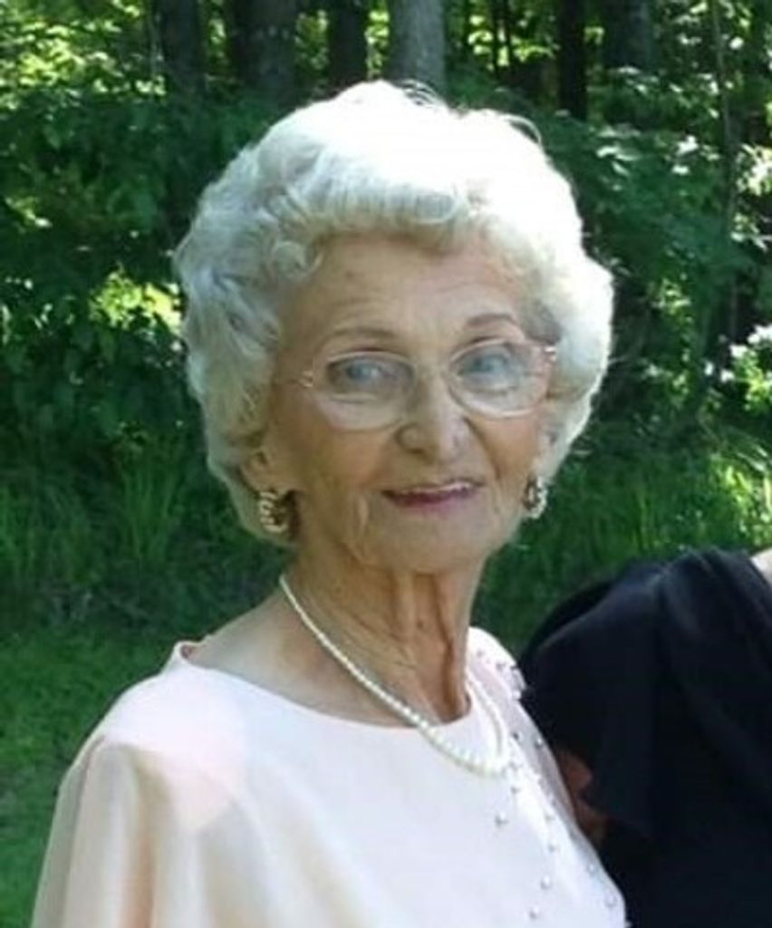 Roslyn Strickland Brunbelow