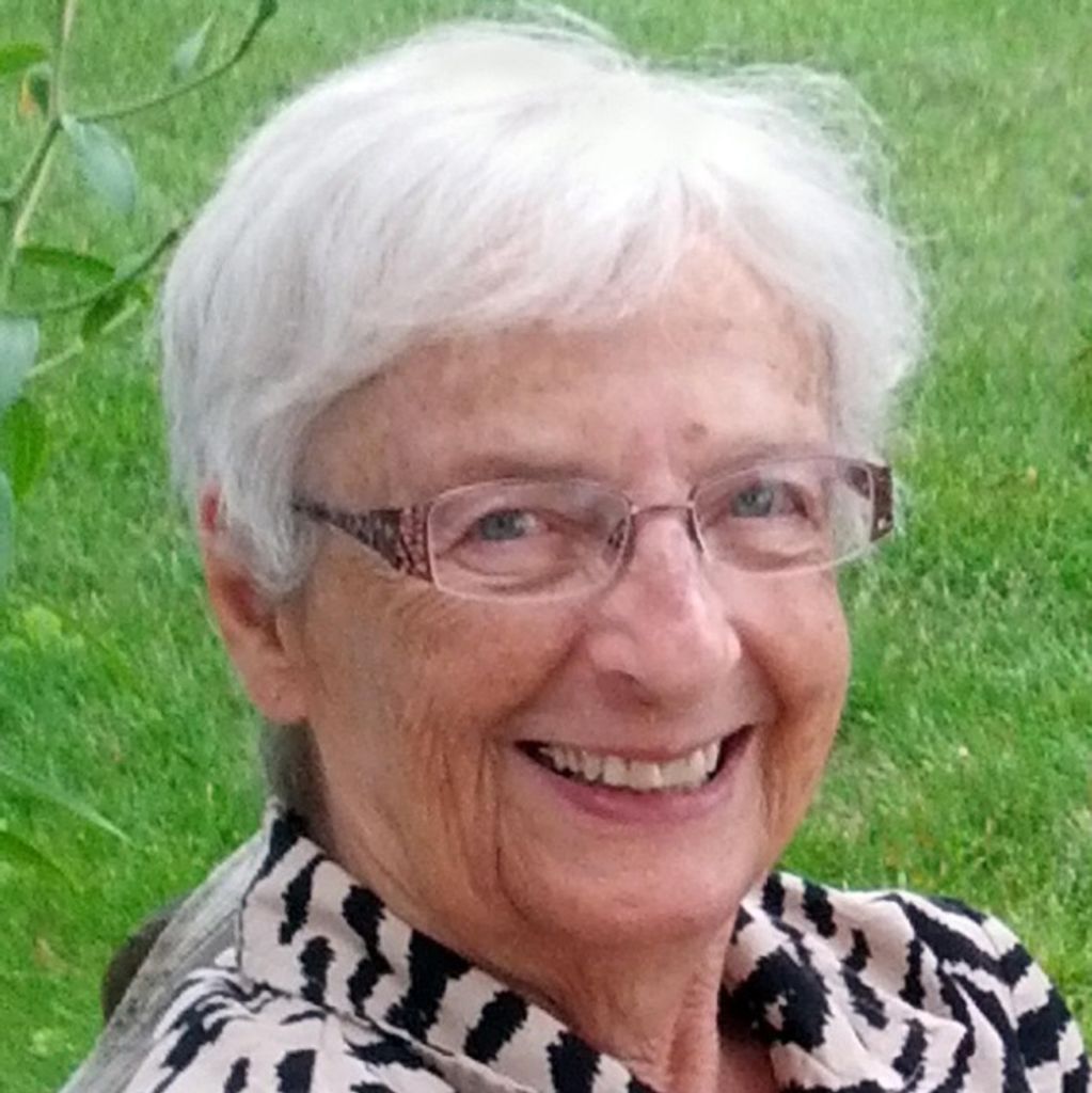 Aileen Elizabeth (Maccourtney)  Krosse