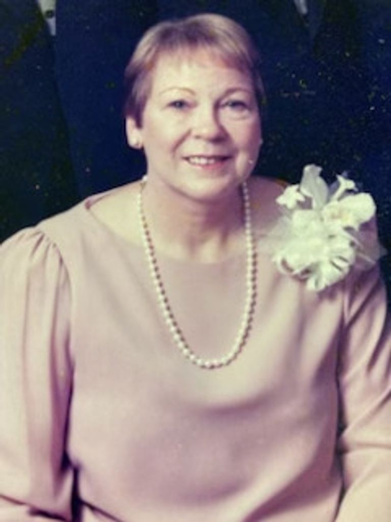 Christine Minnix Holte Profile Photo