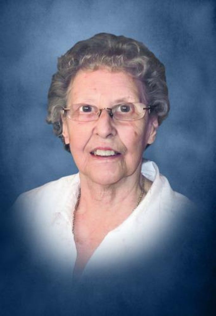 Elvina "Vi" S (Wingertsahn) Volz