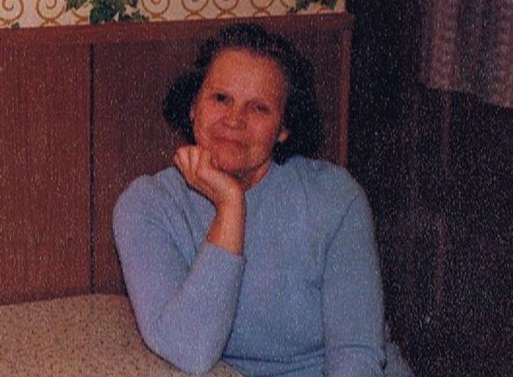 Elizabeth M. (Moore)  Lovett