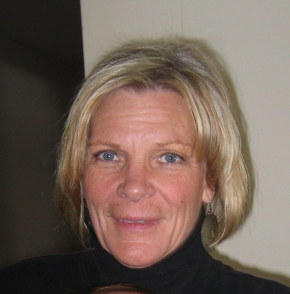 Theresa  Reeves