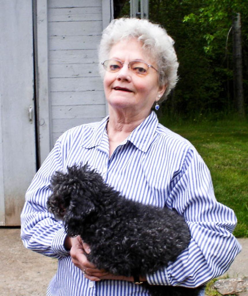 Delores "Dee" Holbert