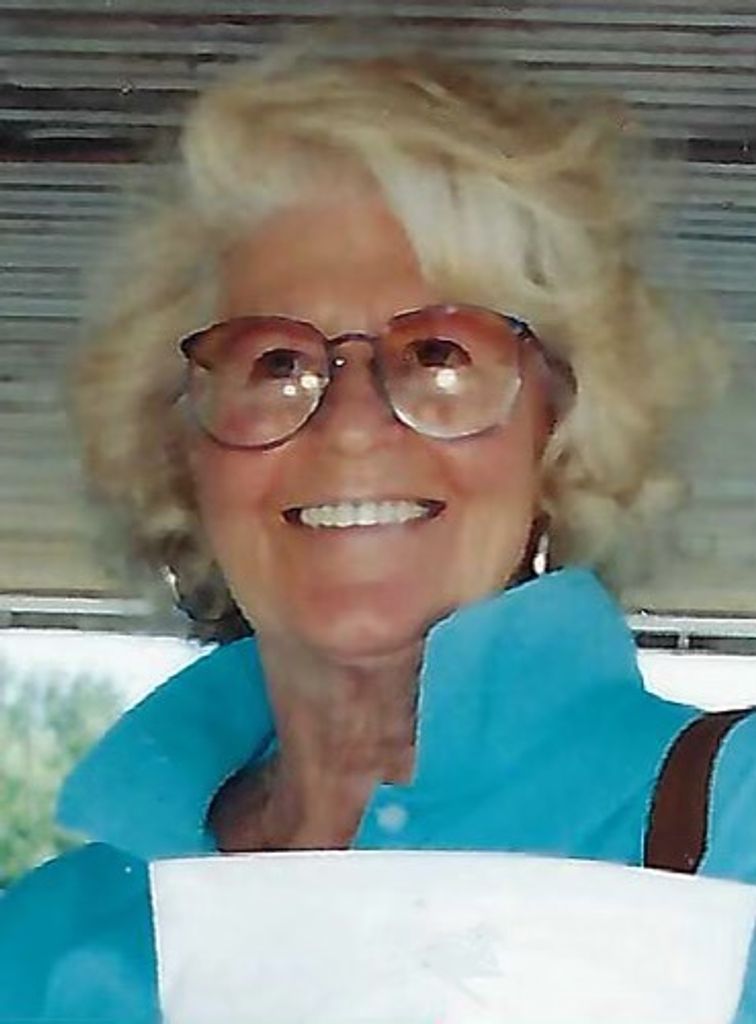 Violet "Snooky" D. (Daicich)  Lazetich Profile Photo