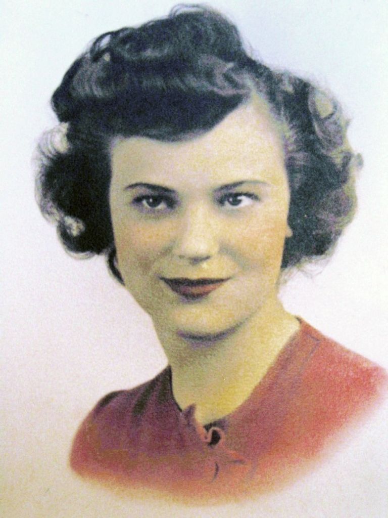 Mrs Winona S Navratil