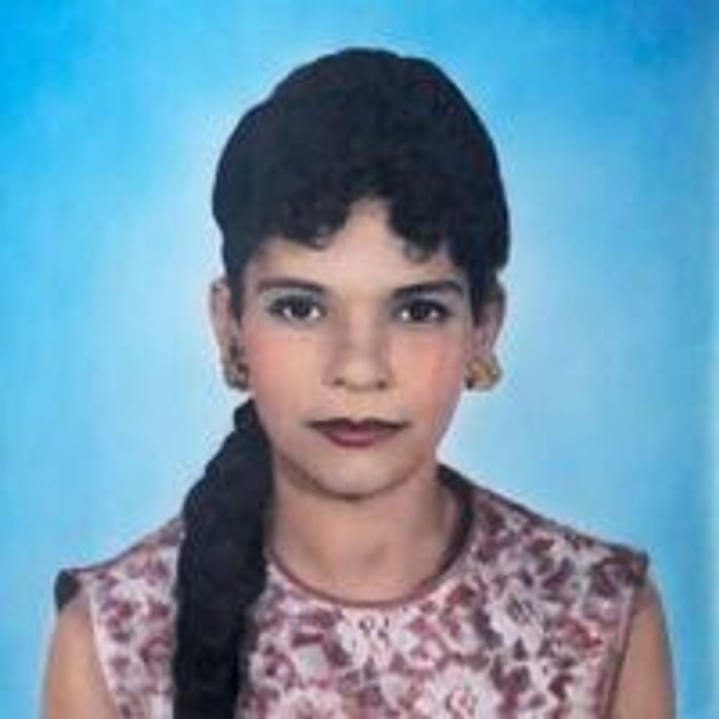Amparo Julian Profile Photo