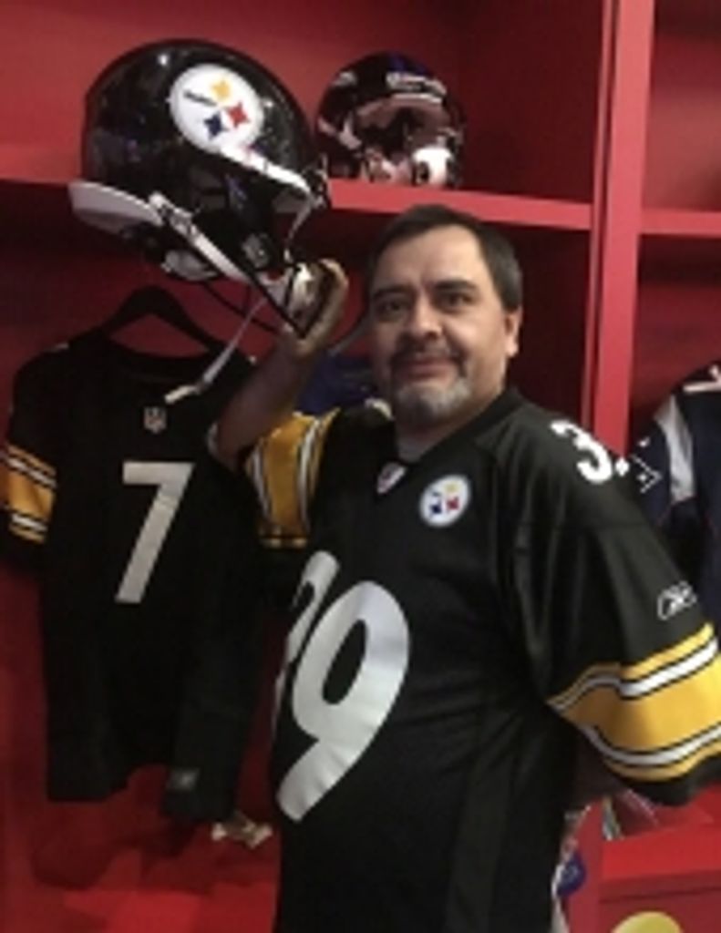 Dr. Cesar Eduardo Velez Profile Photo