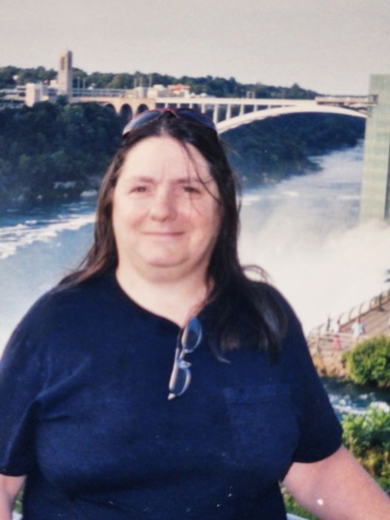 Linda Oakley Profile Photo