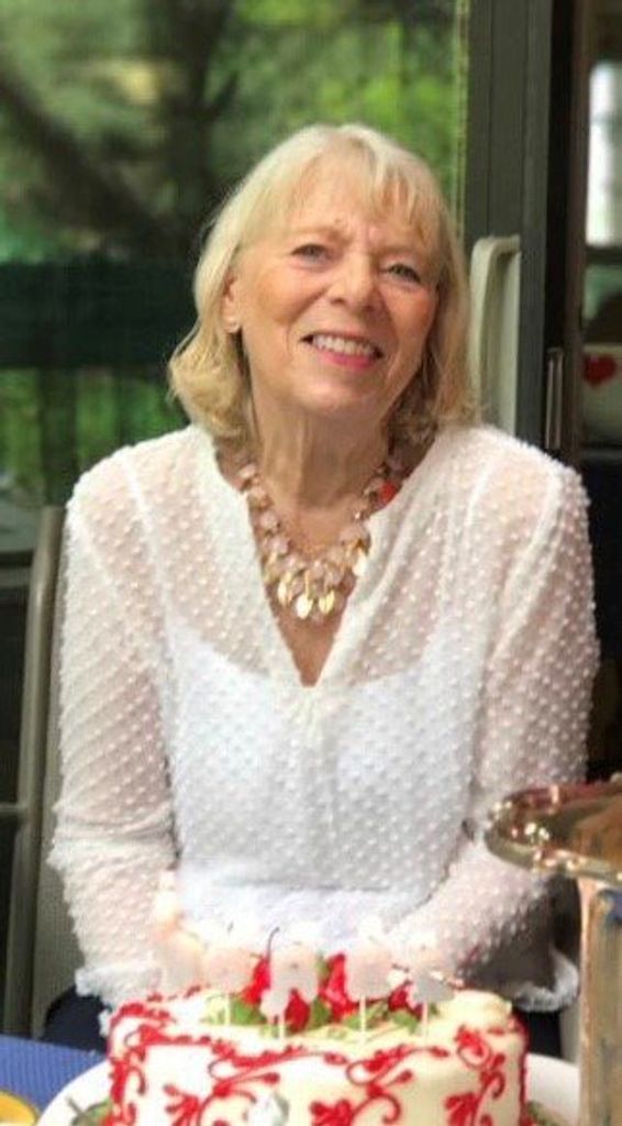 Eva  Maria Lanier
