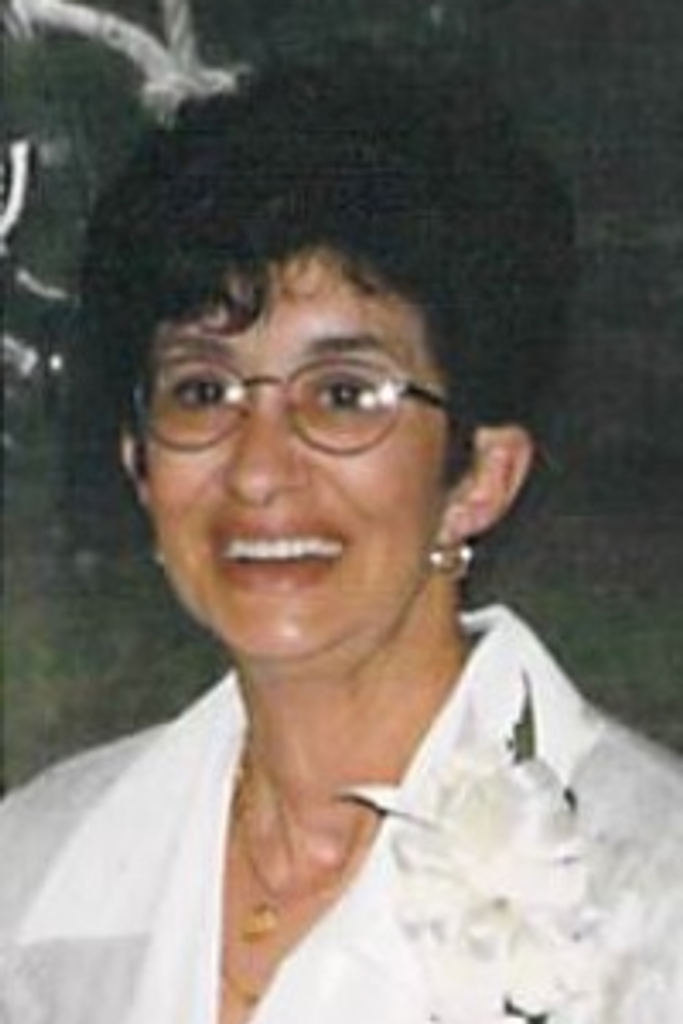 Madeline E. (Oliveira)  Avila