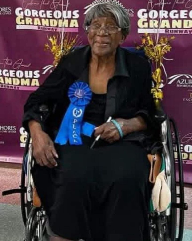 Louise Roberts Profile Photo