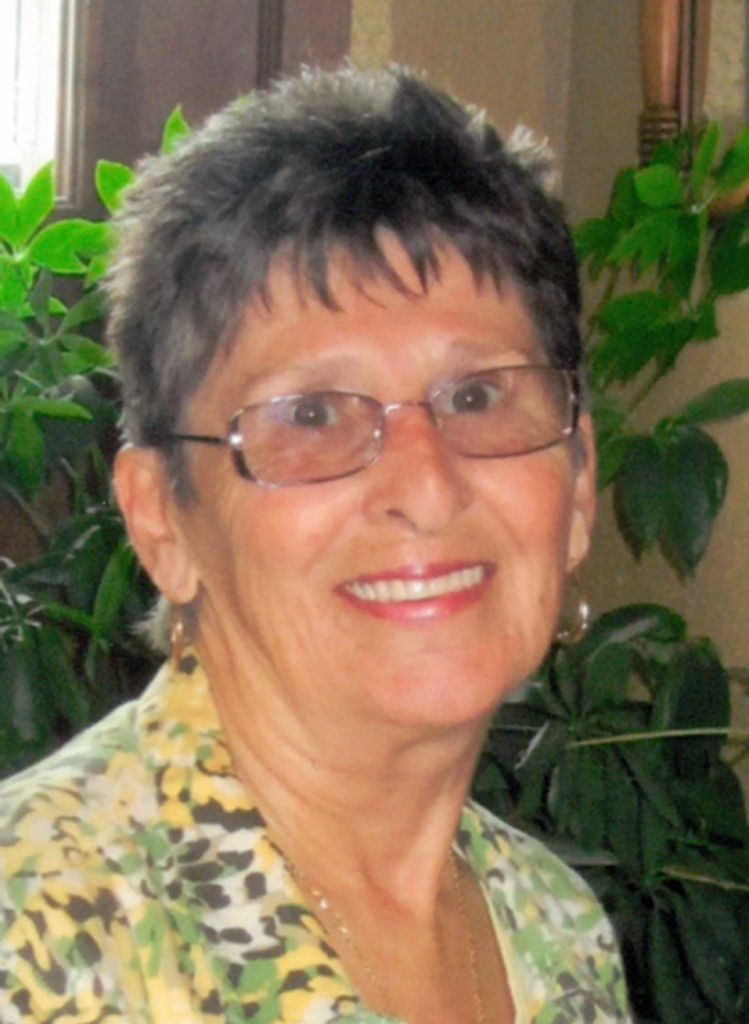 Katie Thurston Carlson Profile Photo