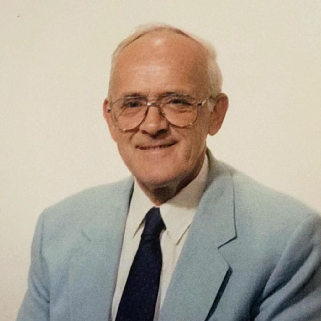 Richard D Standish