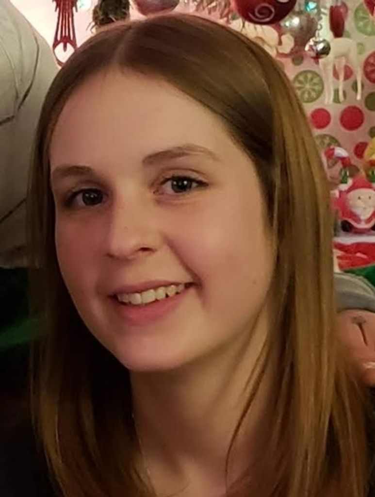 Ellie Stevensen-Machau Profile Photo