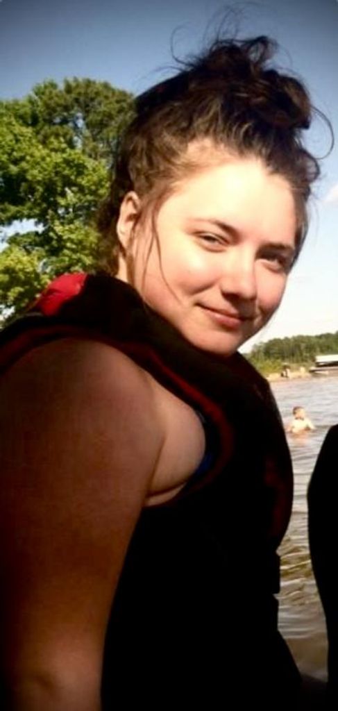 Hallie Thomas Profile Photo