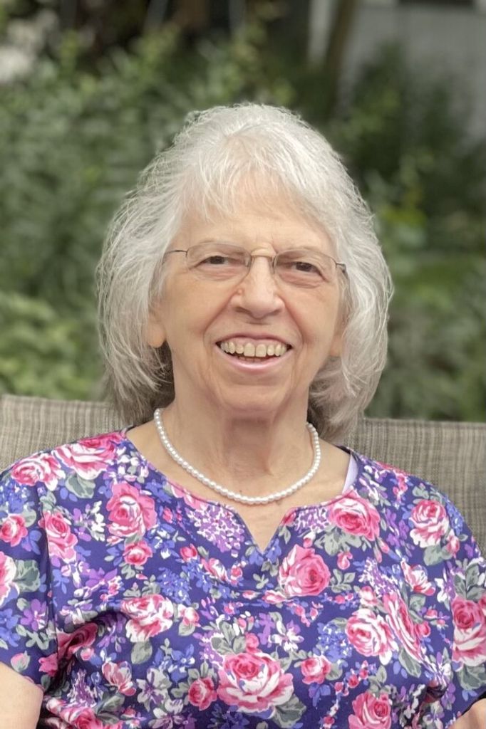 Esther Leah Horst Profile Photo