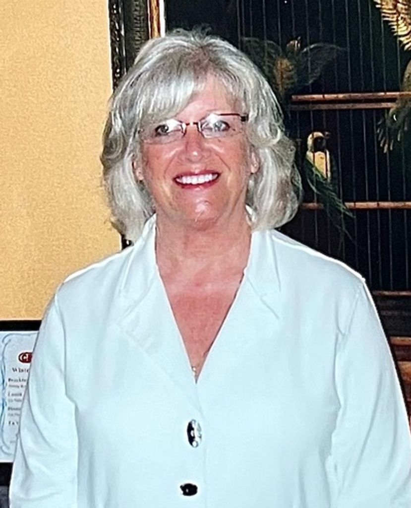 Laura Carlson Profile Photo