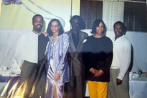 Charles Cyrue Cox photo gallery thumbnail 9 of 38