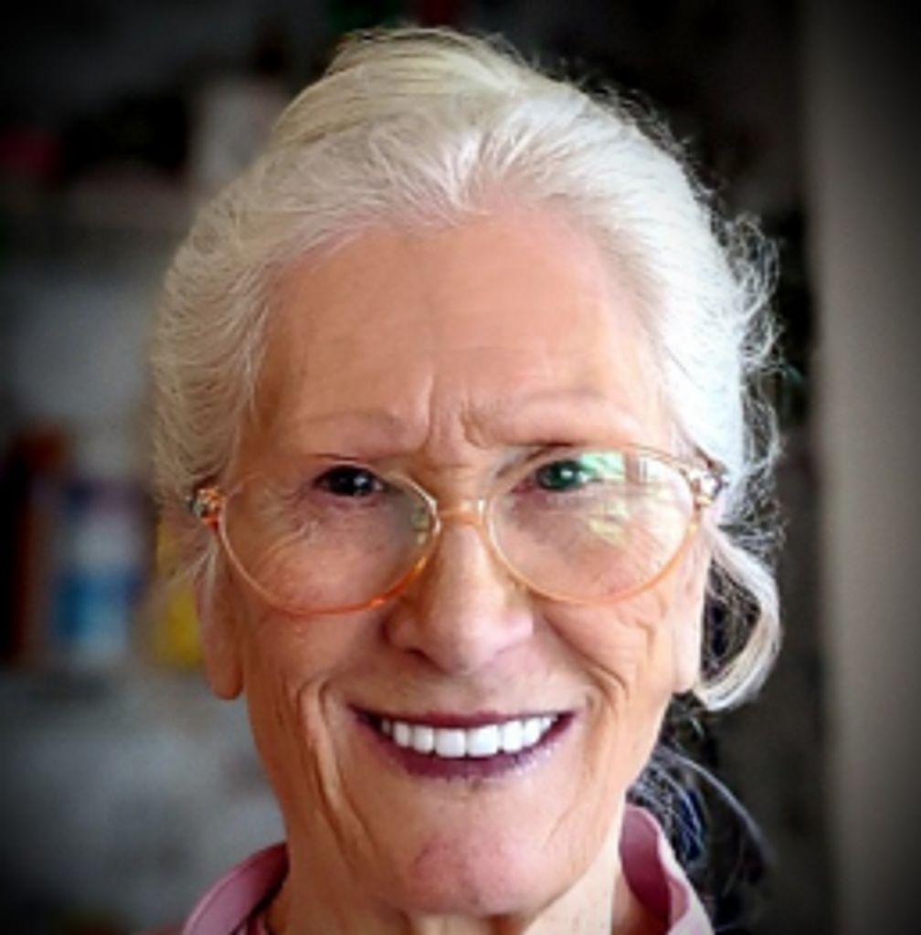 Tennie Lyle-Lee