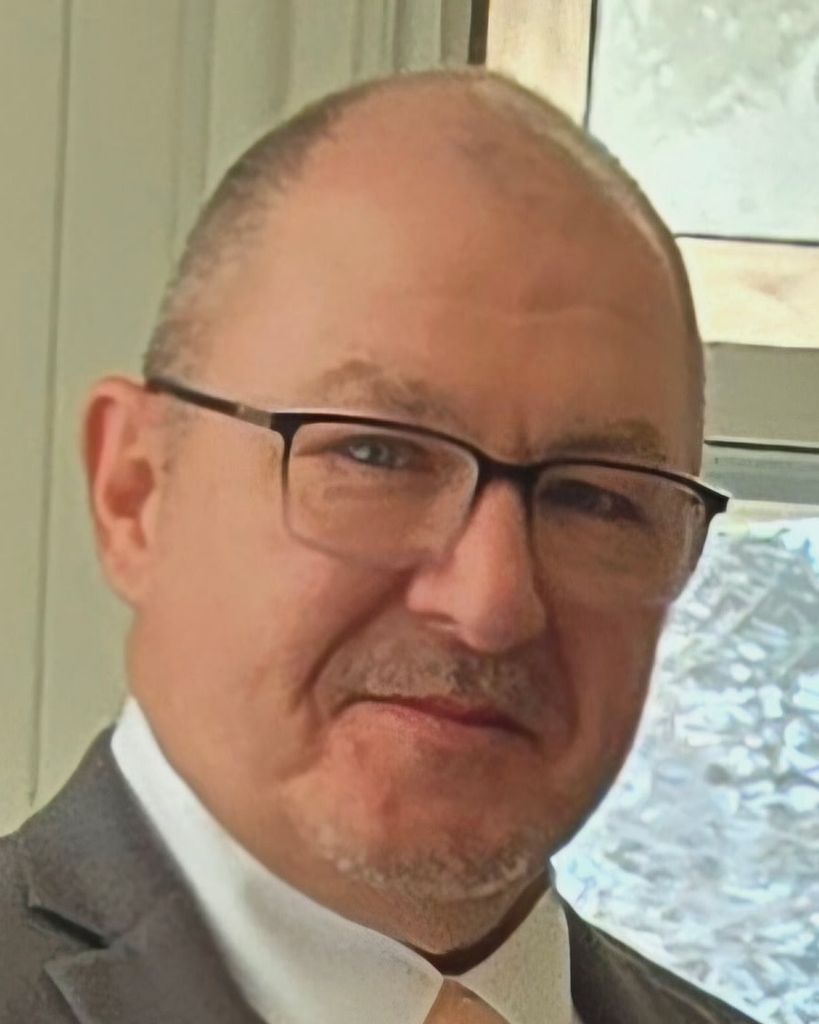 Christopher Oliver Profile Photo